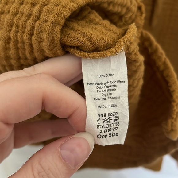 April Meets October: October Top 2022 in Mustard - Picture 3 of 4